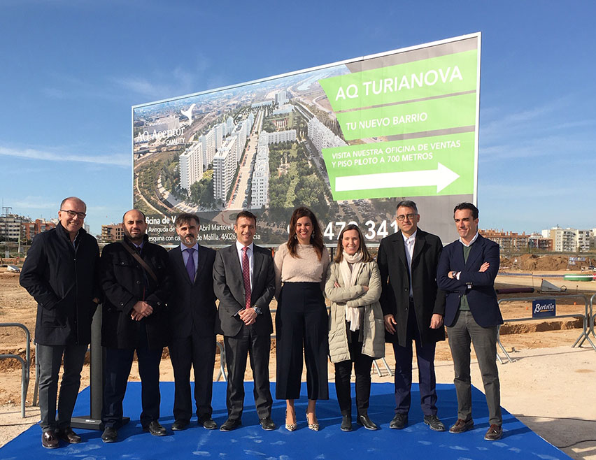 Sandra Gómez, concejala de Urbanismo y coordinadora del Área de Desarrollo y Renovación Urbana y Vivienda del Ayuntamiento de Valencia visita las obras de AQ Turianova